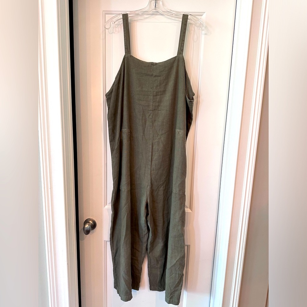 Linen material overalls with pockets